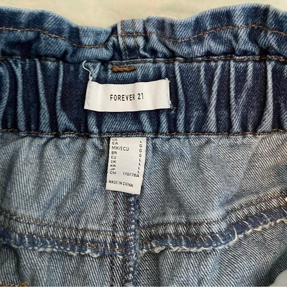 NWOT Forever 21 Paper bag High-Waisted Denim Jean Shorts - Picture 3 of 10
